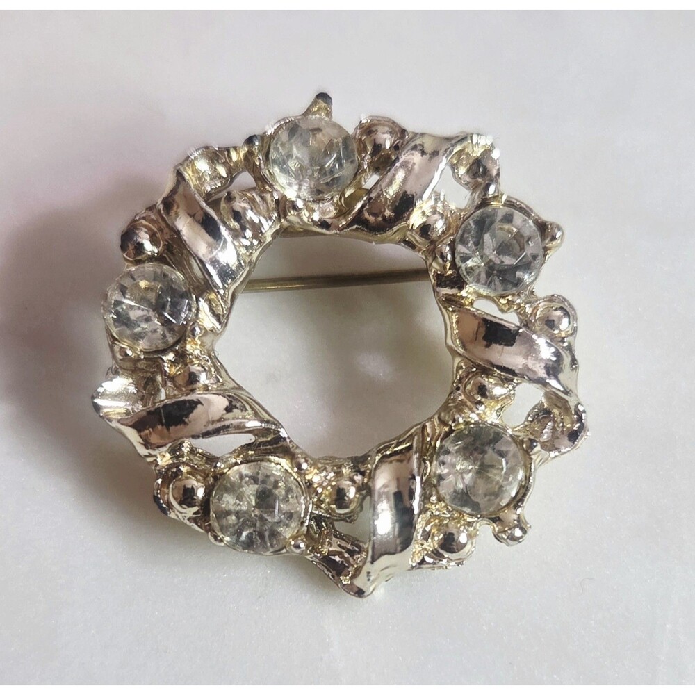 Gold Tone Wreath Brooch With Clear Rhinestones Approx 1 In